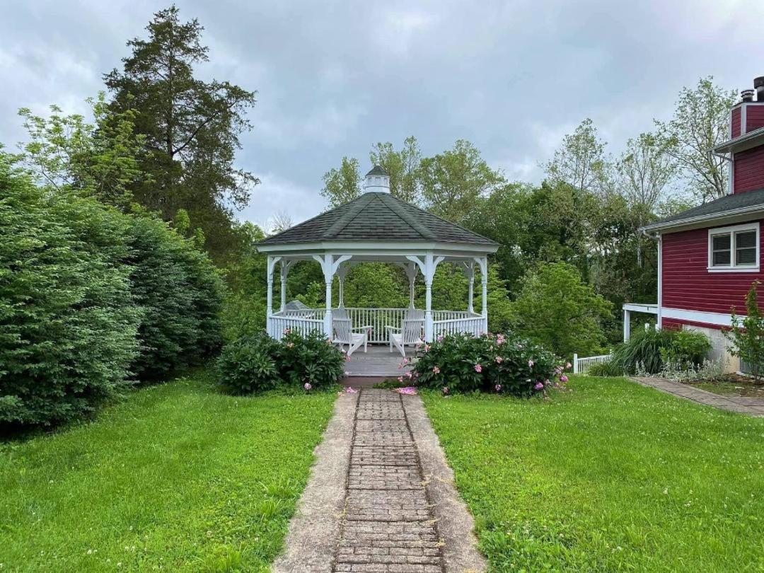 Plain & Fancy Bed & Breakfast Ironton Esterno foto