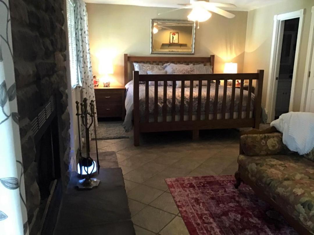 Plain & Fancy Bed & Breakfast Ironton Esterno foto