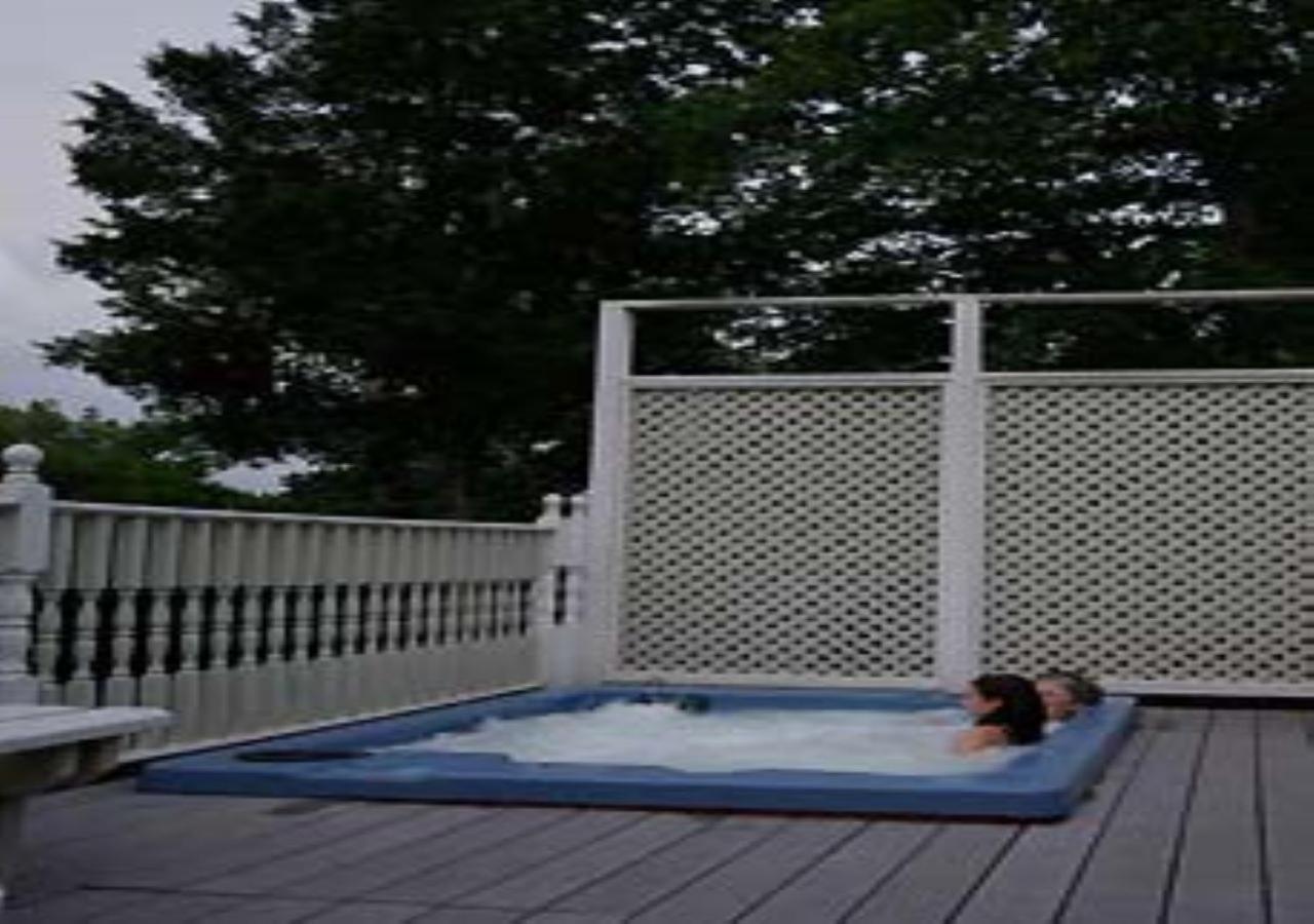 Plain & Fancy Bed & Breakfast Ironton Esterno foto