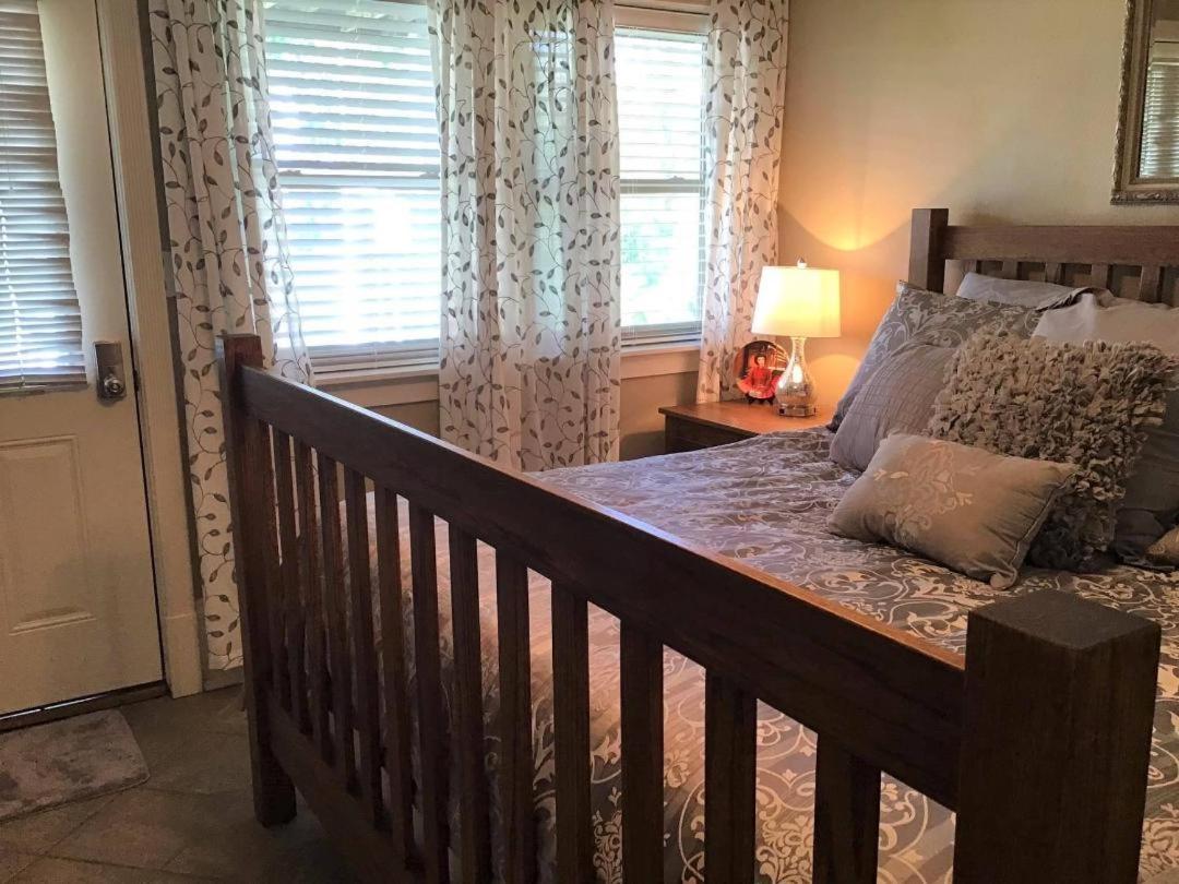Plain & Fancy Bed & Breakfast Ironton Esterno foto