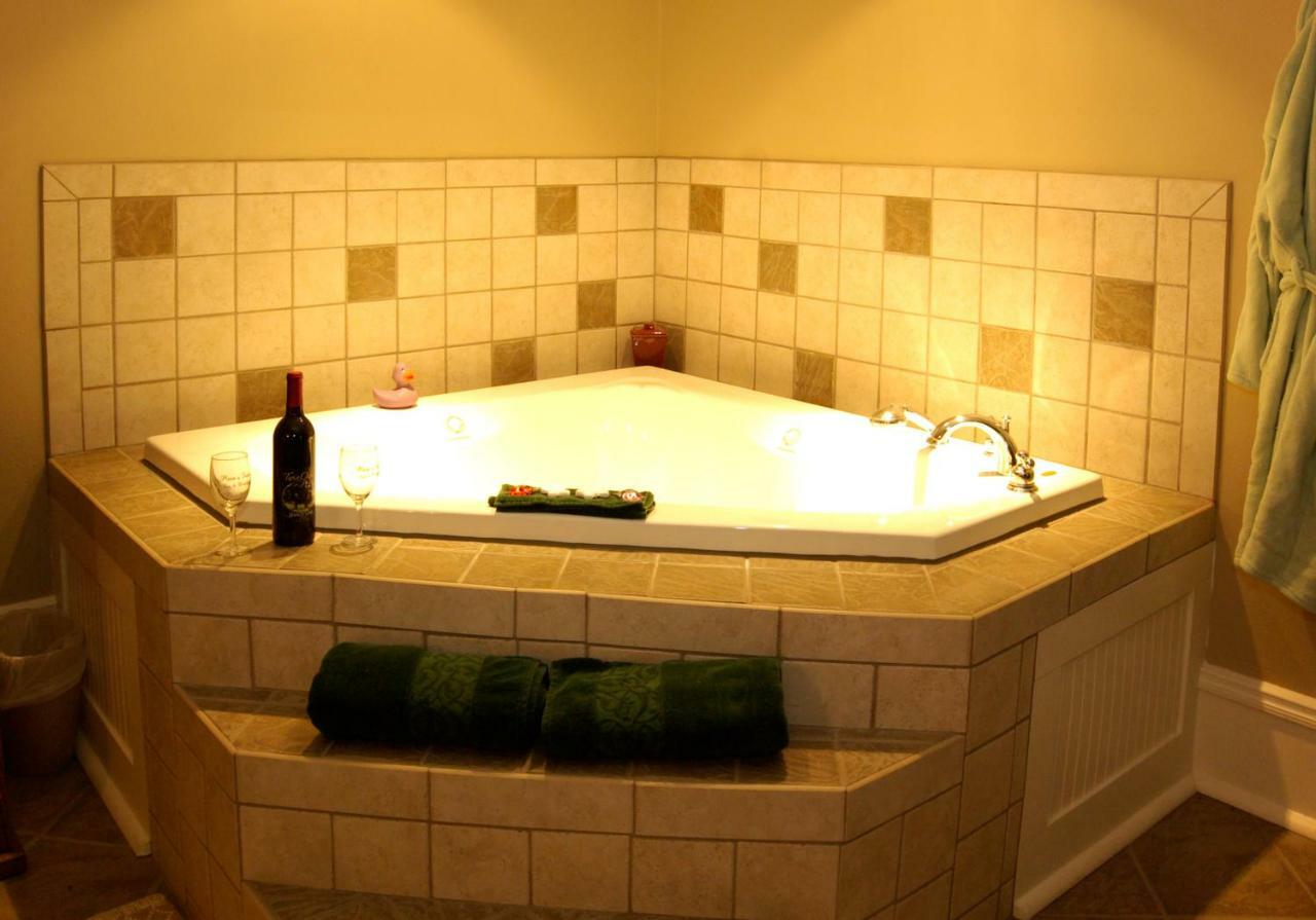 Plain & Fancy Bed & Breakfast Ironton Esterno foto